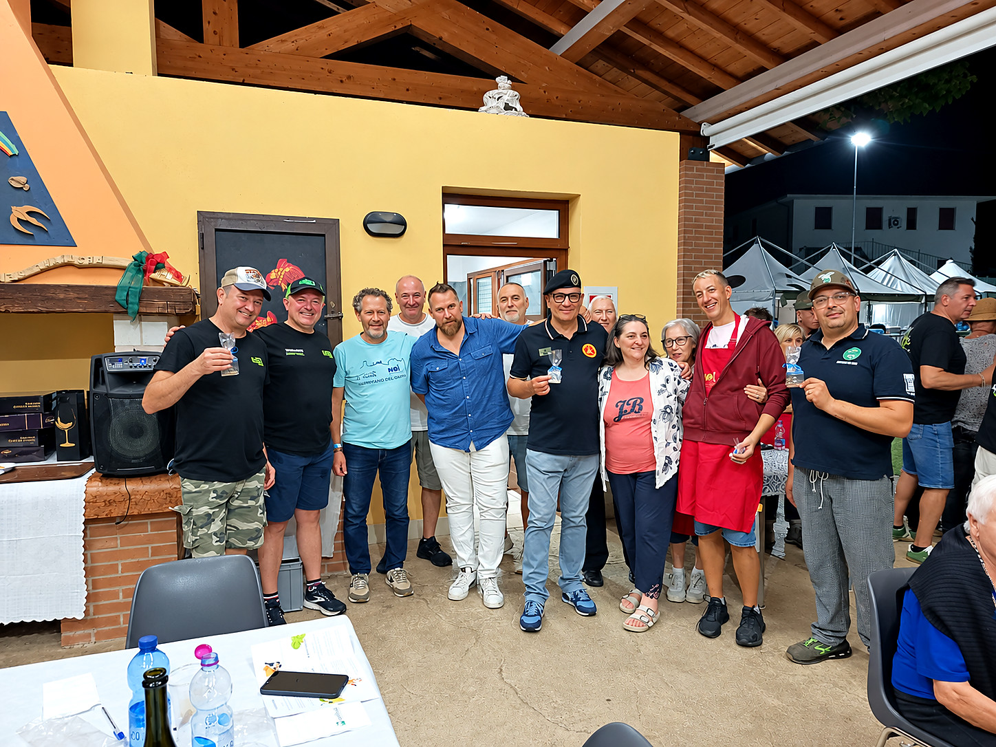 I rappresentanti dei quattro gruppi durante la premiazione